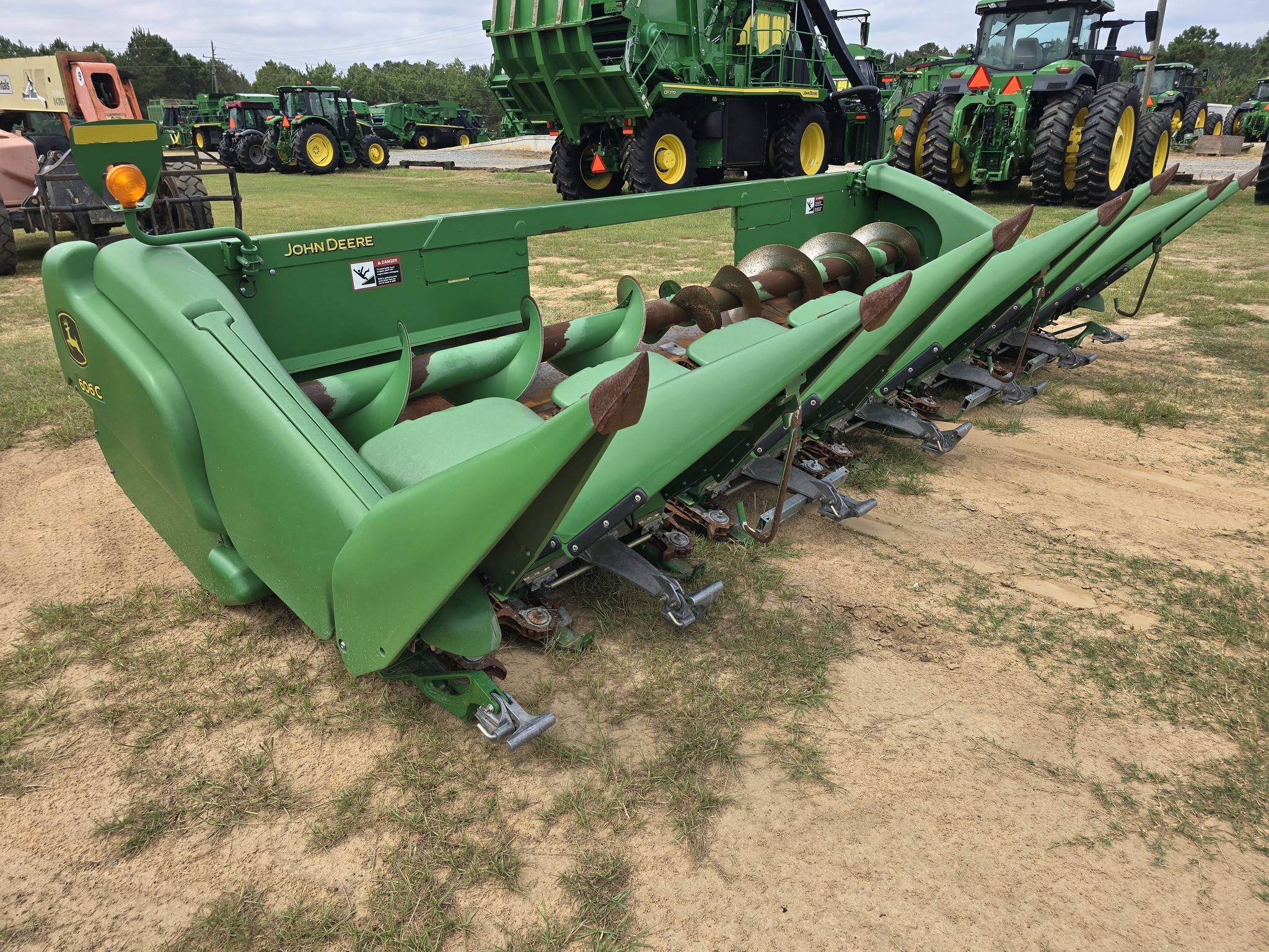 2011 John Deere 606C Corn Head