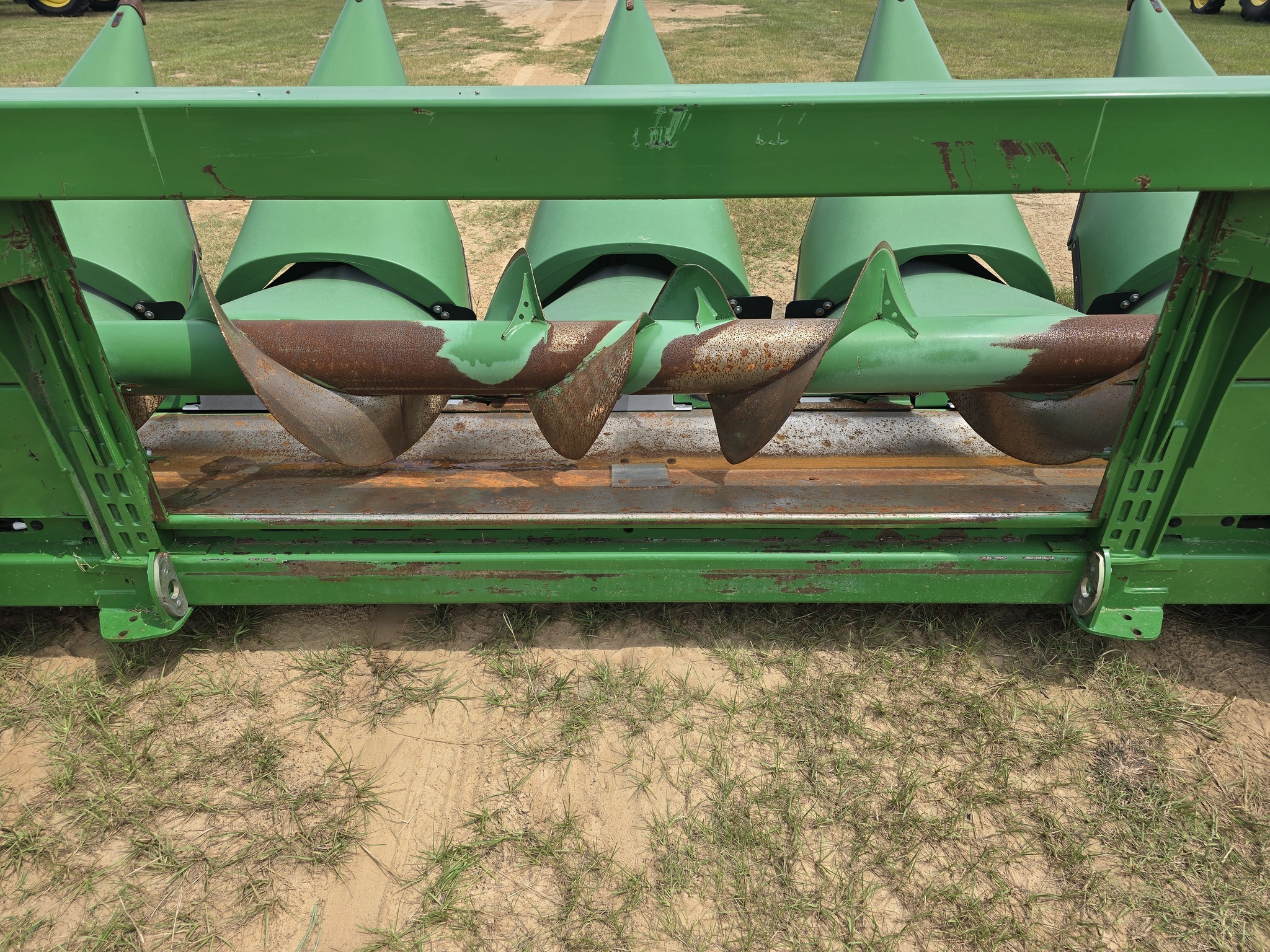 2011 John Deere 606C Corn Head