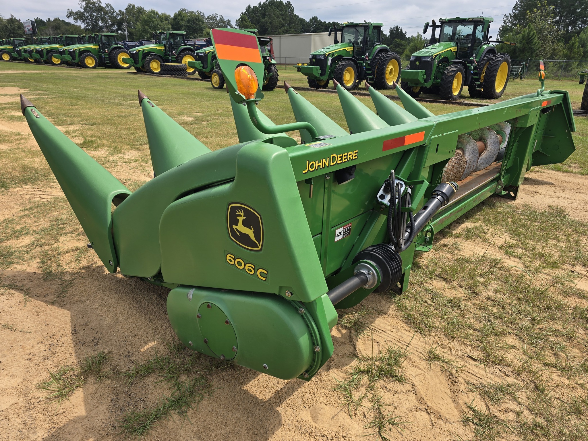 2011 John Deere 606C Corn Head