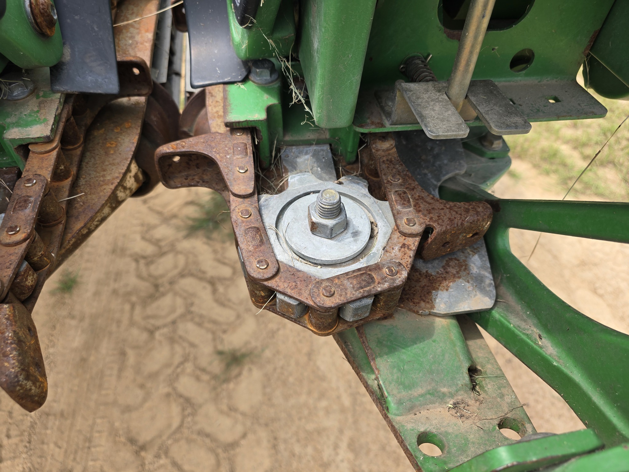2011 John Deere 606C Corn Head