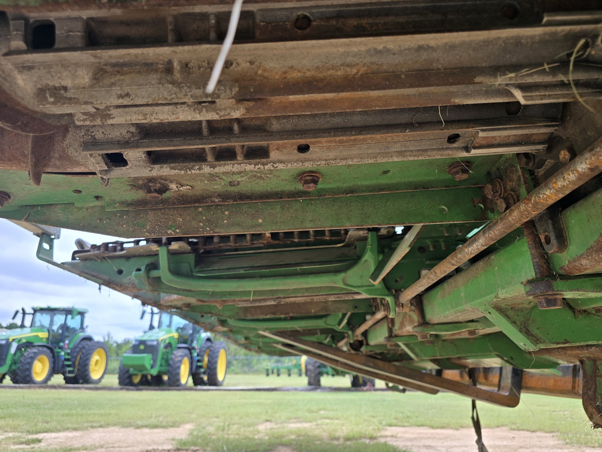 2011 John Deere 606C Corn Head