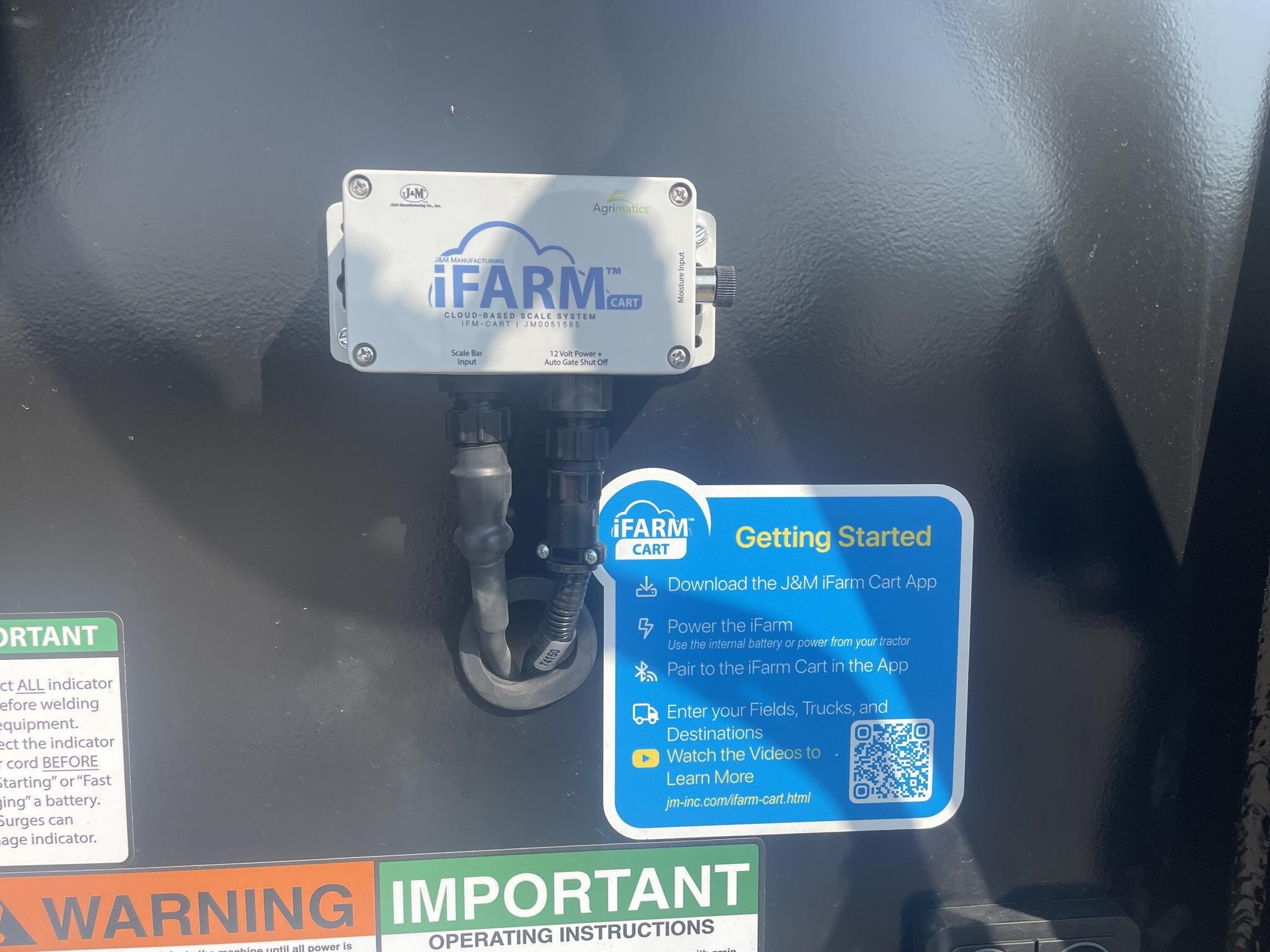 2025 J&M 2332 Grain Cart