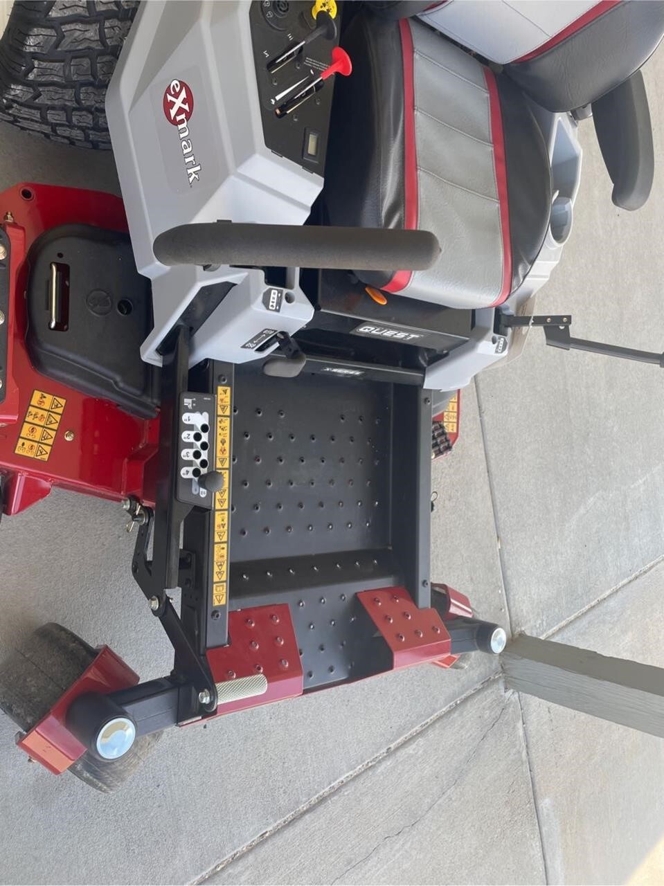 2024 Exmark QZX735GKC48300 Lawn Mower