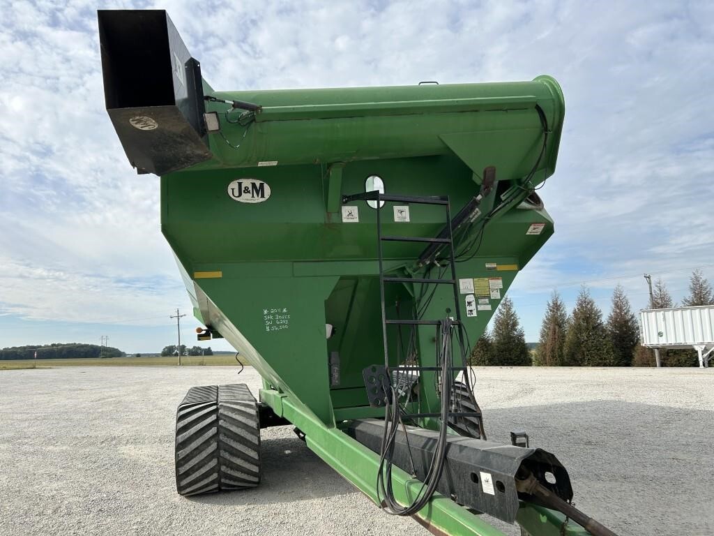 2011 J&M 1326-22T Grain Cart