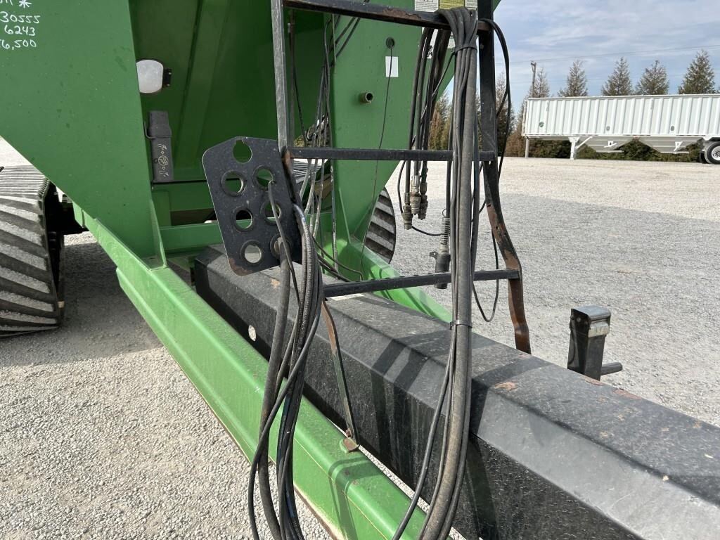 2011 J&M 1326-22T Grain Cart