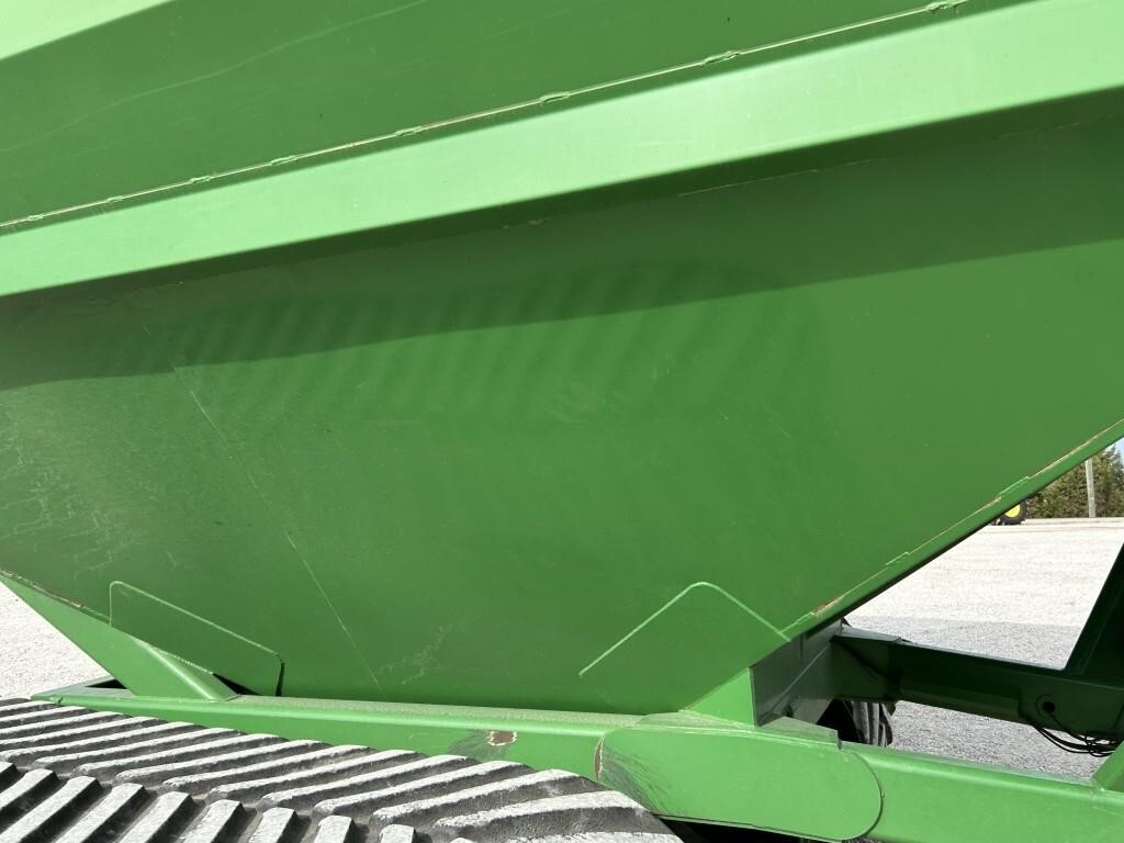 2011 J&M 1326-22T Grain Cart