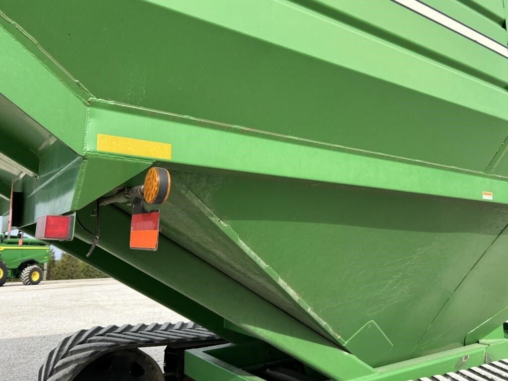 2011 J&M 1326-22T Grain Cart