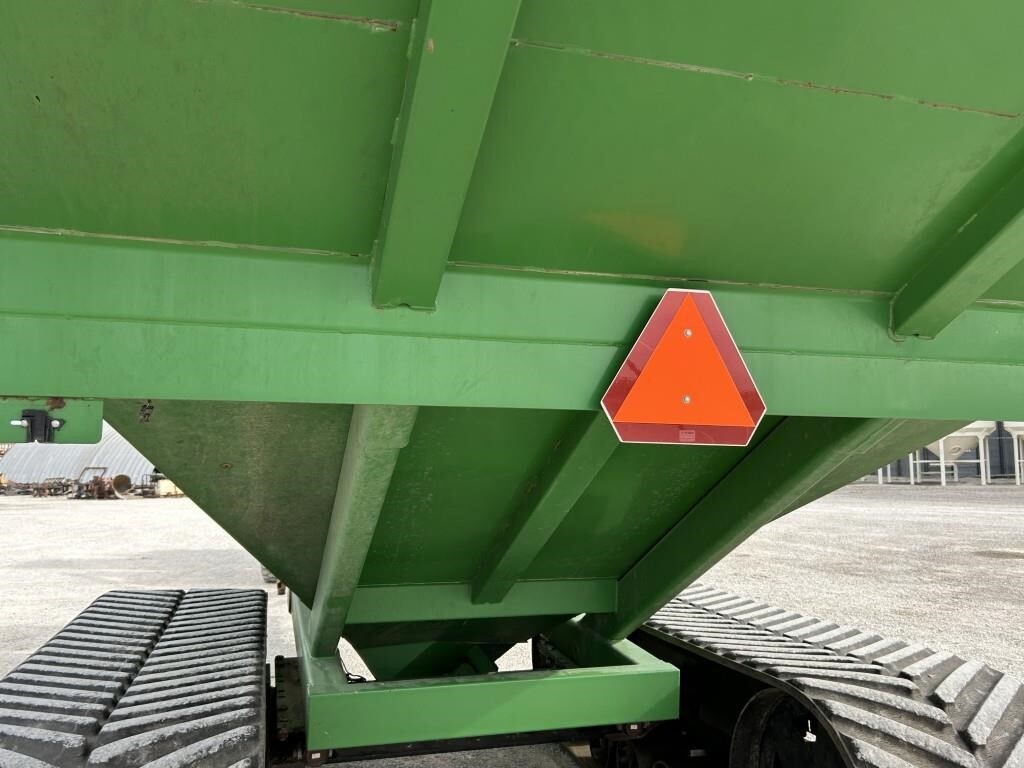 2011 J&M 1326-22T Grain Cart