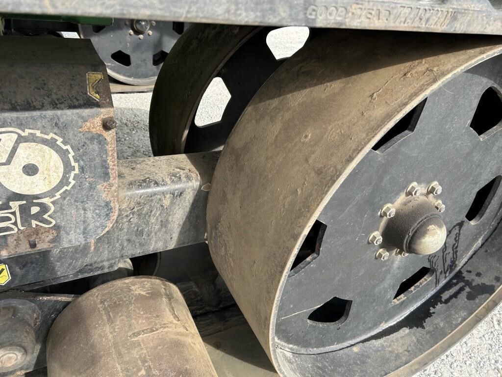 2011 J&M 1326-22T Grain Cart