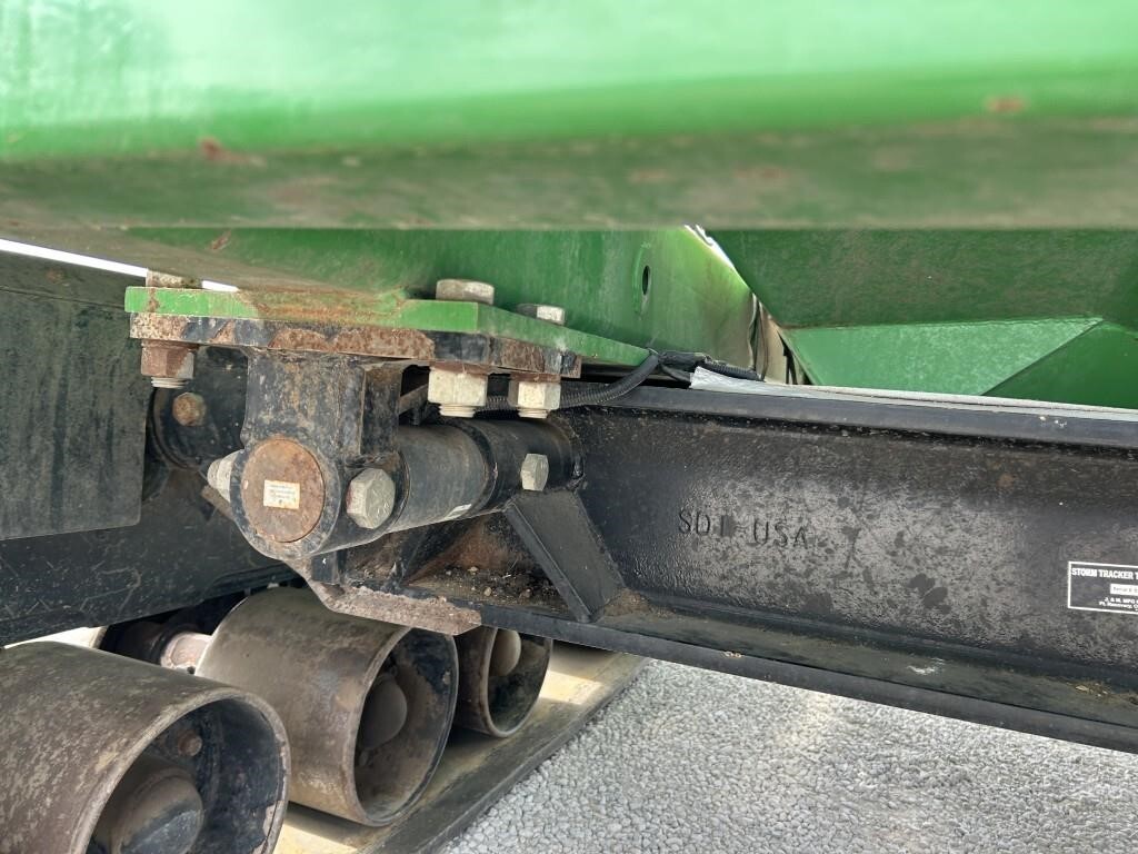 2011 J&M 1326-22T Grain Cart