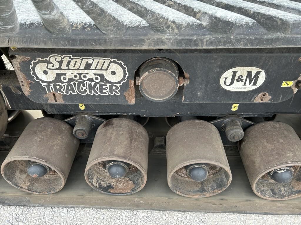 2011 J&M 1326-22T Grain Cart