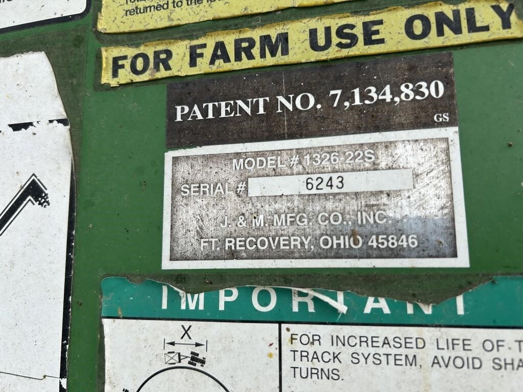 2011 J&M 1326-22T Grain Cart