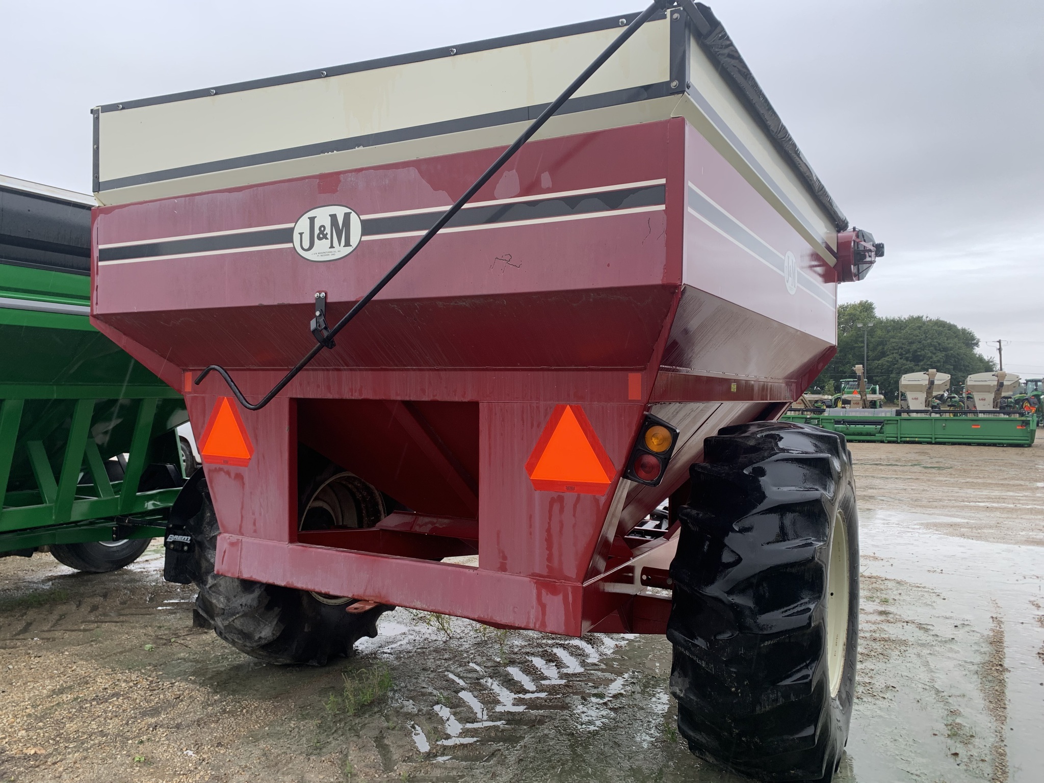 2004 J&M 525-14 Grain Cart