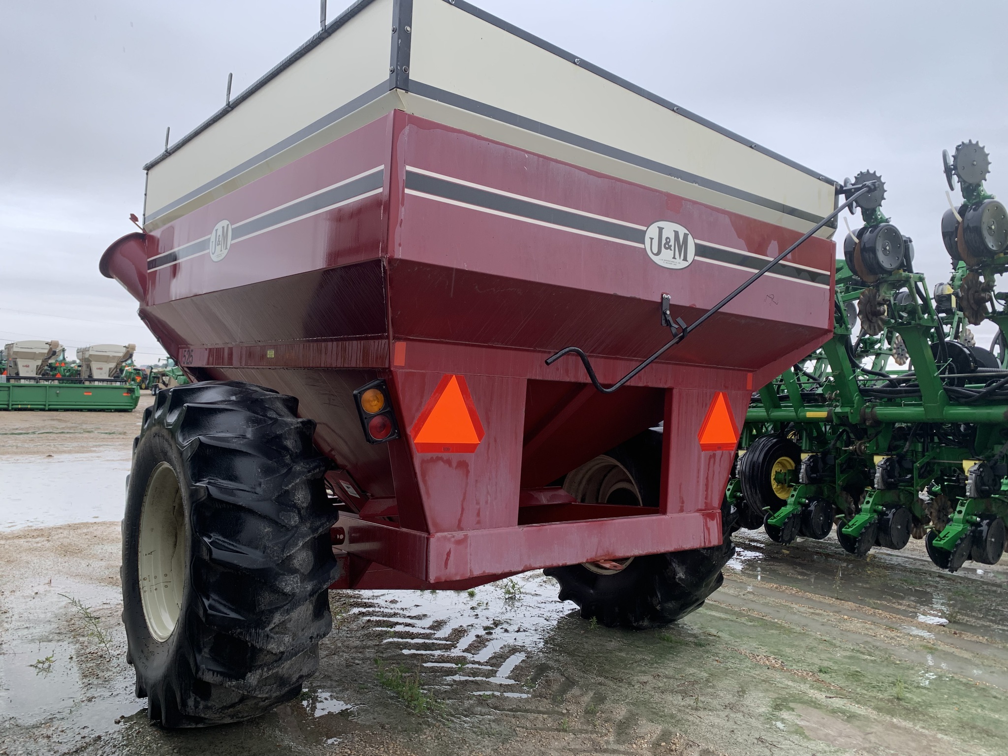 2004 J&M 525-14 Grain Cart