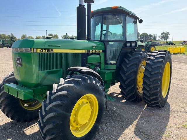 1989 John Deere 4755 Tractor