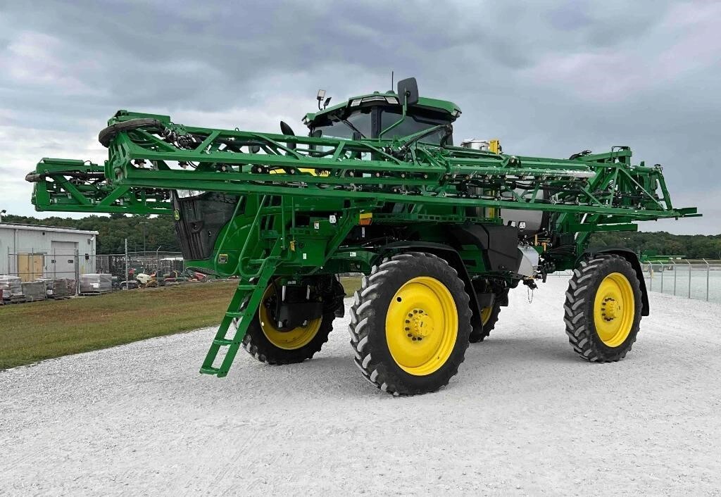 2024 John Deere 410R Self-Propelled Sprayer