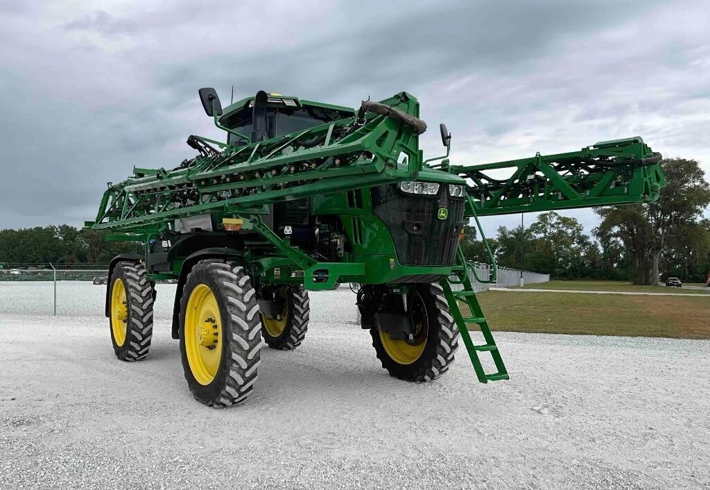 2024 John Deere 410R Self-Propelled Sprayer