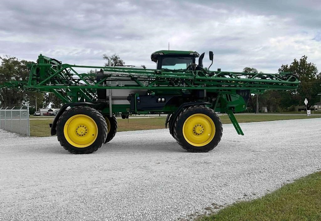 2024 John Deere 410R Self-Propelled Sprayer