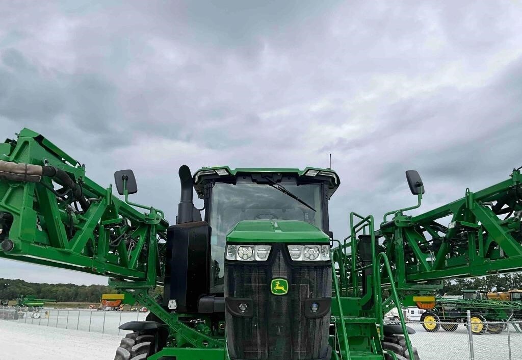 2024 John Deere 410R Self-Propelled Sprayer