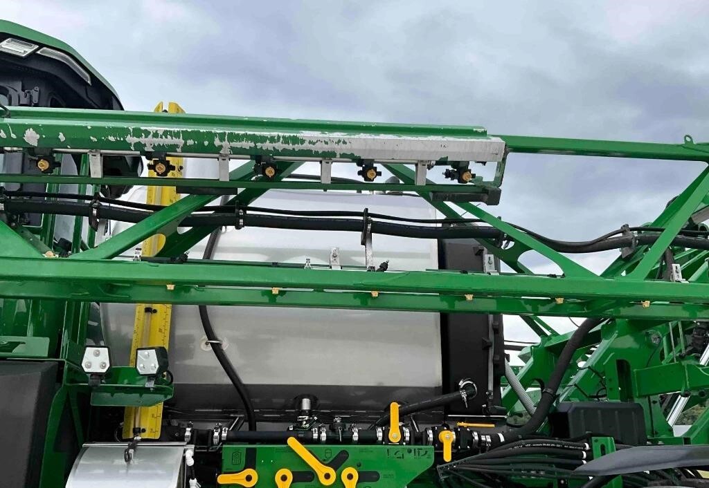 2024 John Deere 410R Self-Propelled Sprayer