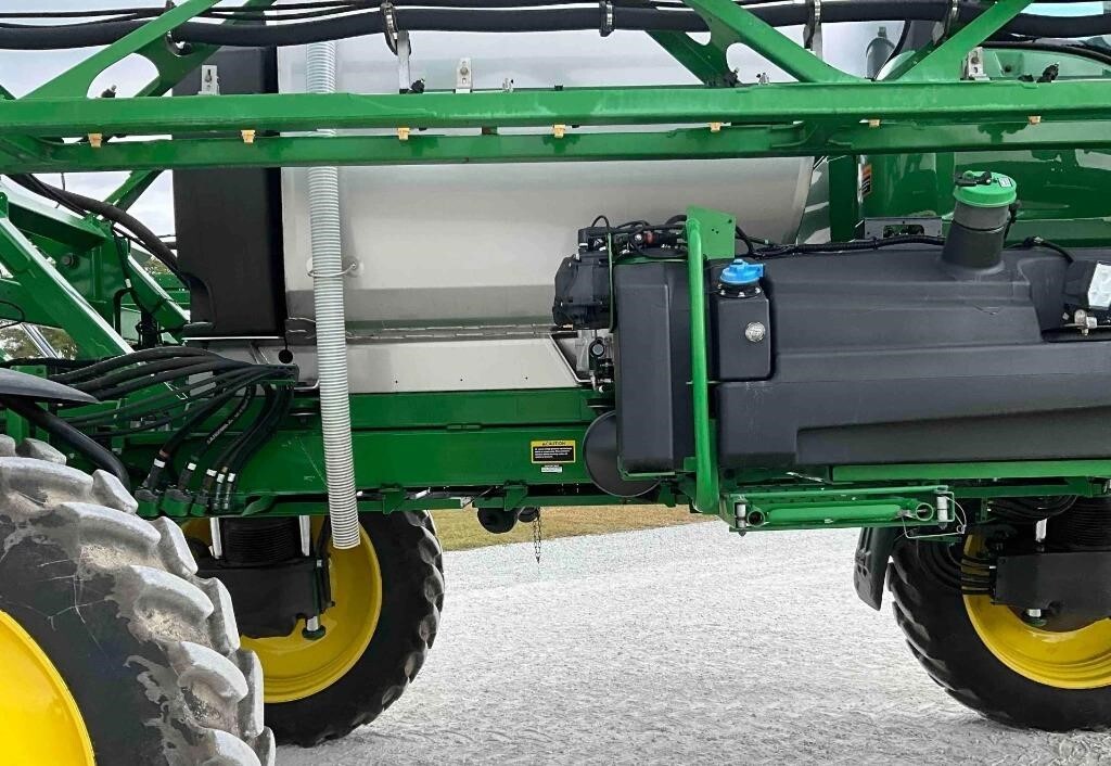 2024 John Deere 410R Self-Propelled Sprayer