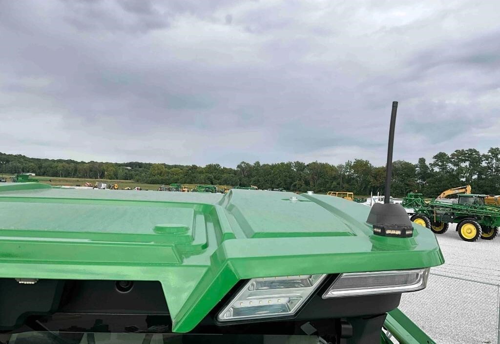 2024 John Deere 410R Self-Propelled Sprayer