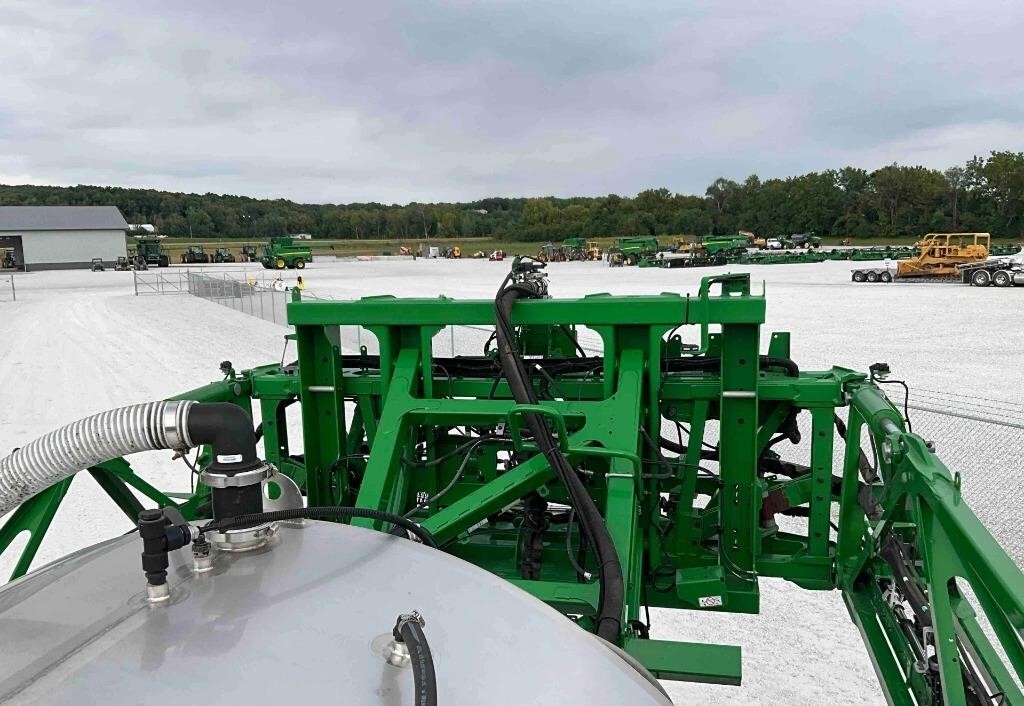 2024 John Deere 410R Self-Propelled Sprayer