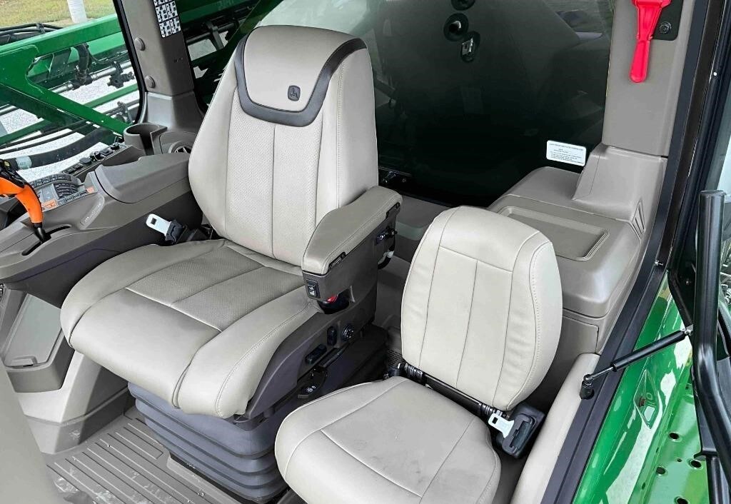 2024 John Deere 410R Self-Propelled Sprayer