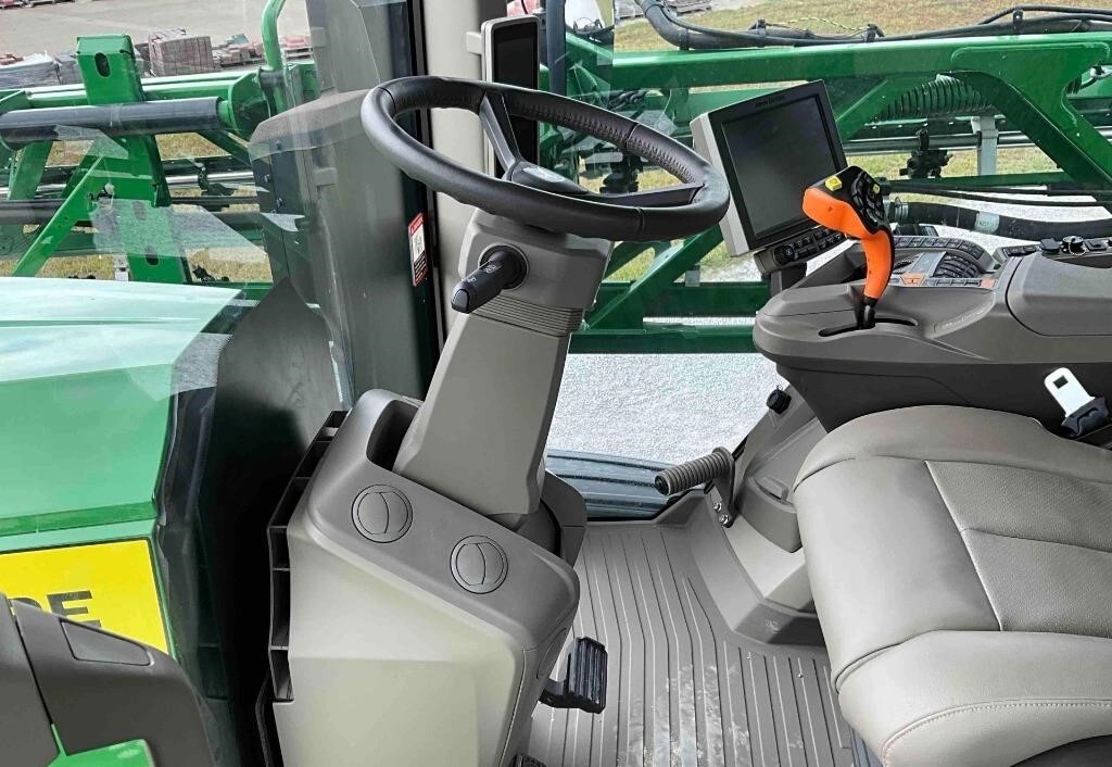 2024 John Deere 410R Self-Propelled Sprayer