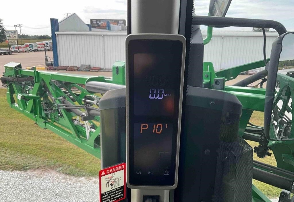 2024 John Deere 410R Self-Propelled Sprayer