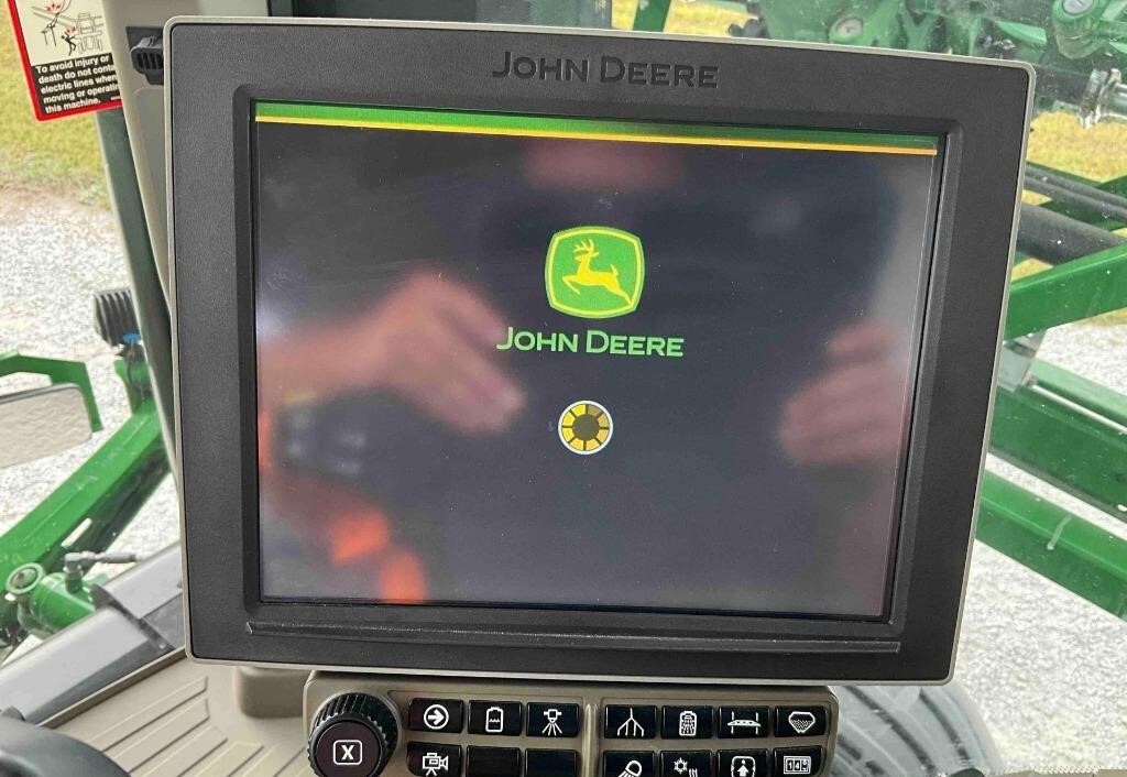 2024 John Deere 410R Self-Propelled Sprayer