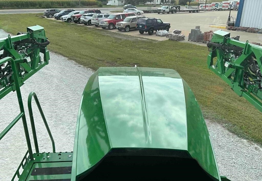 2024 John Deere 410R Self-Propelled Sprayer