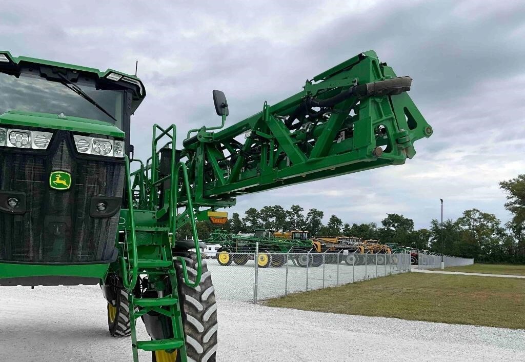 2024 John Deere 410R Self-Propelled Sprayer