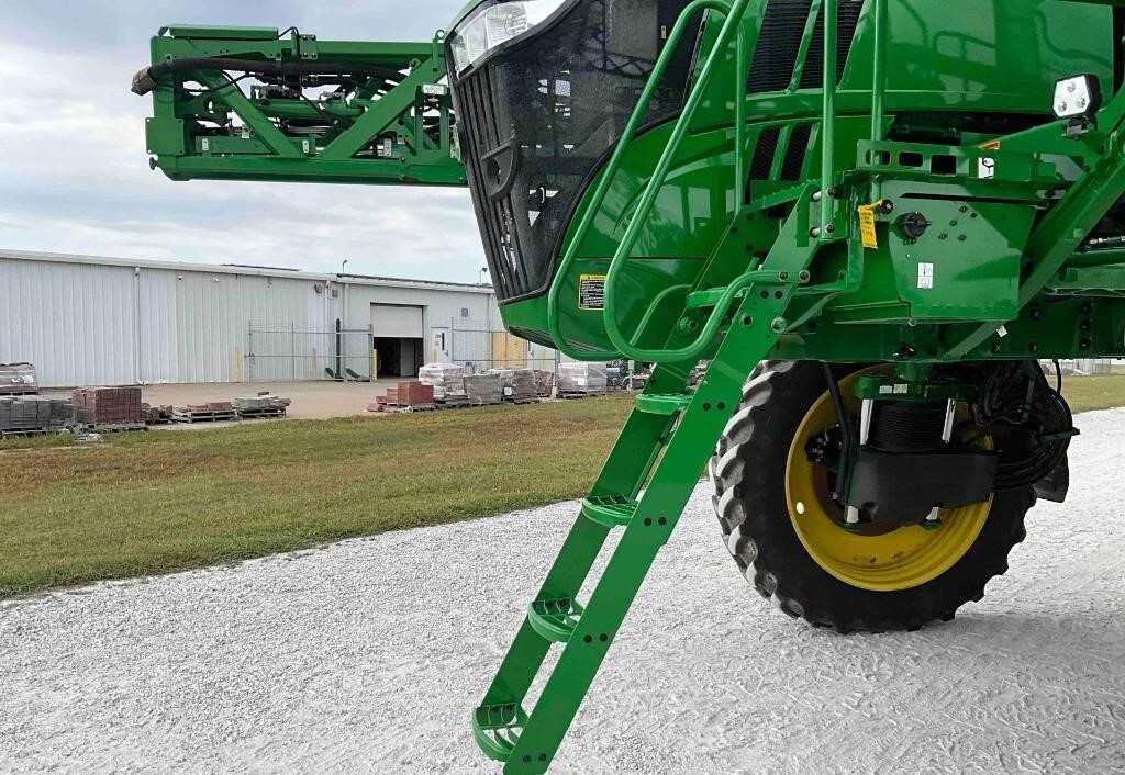 2024 John Deere 410R Self-Propelled Sprayer