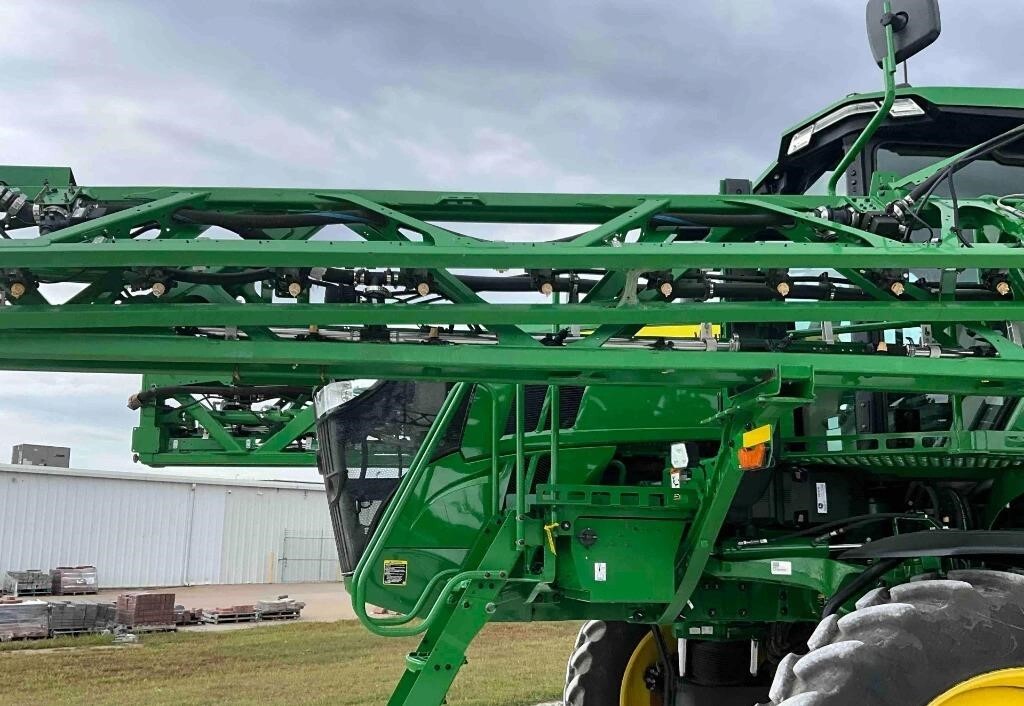2024 John Deere 410R Self-Propelled Sprayer