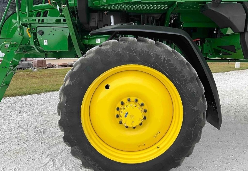 2024 John Deere 410R Self-Propelled Sprayer