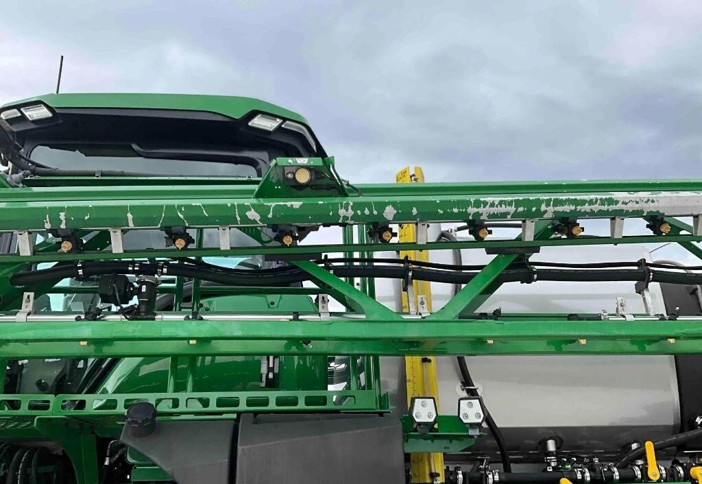 2024 John Deere 410R Self-Propelled Sprayer
