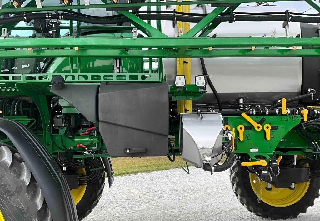 2024 John Deere 410R Self-Propelled Sprayer