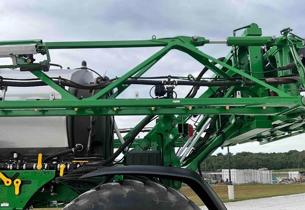 2024 John Deere 410R Self-Propelled Sprayer