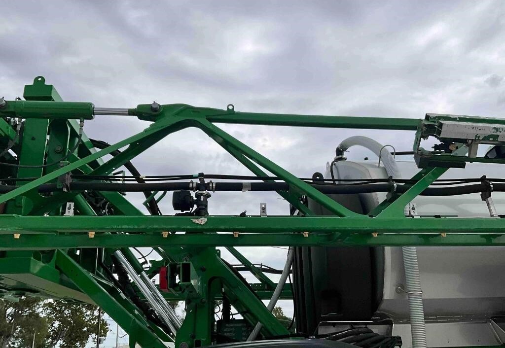 2024 John Deere 410R Self-Propelled Sprayer