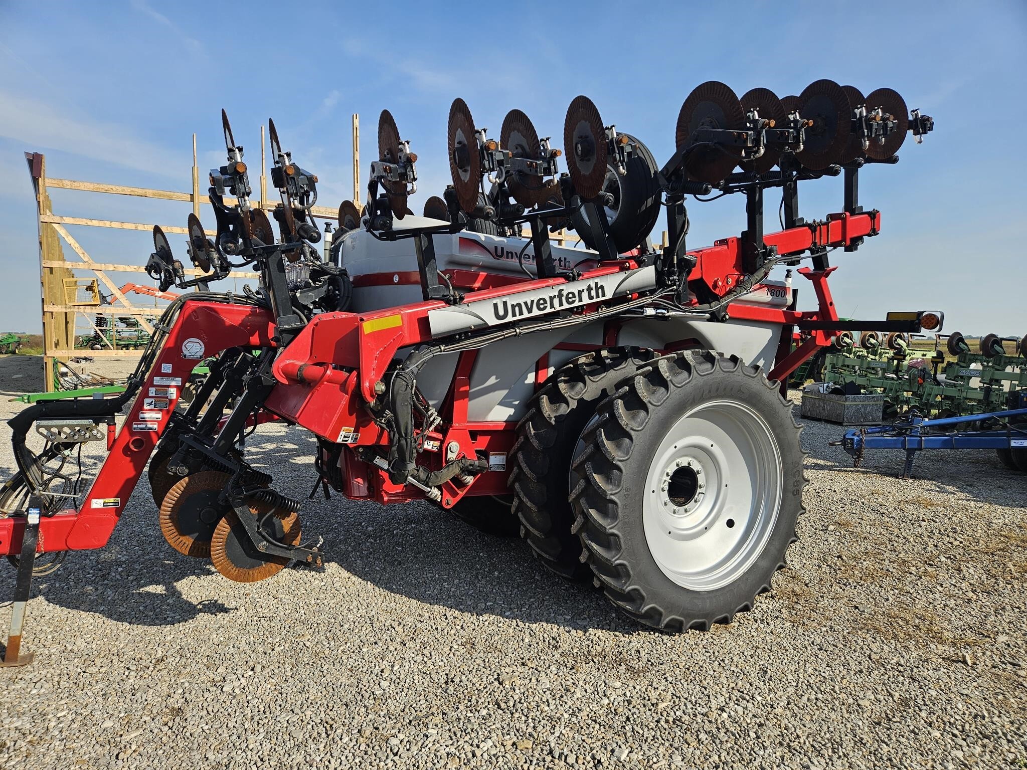 2023 Unverferth NutriMax 1800 Toolbar