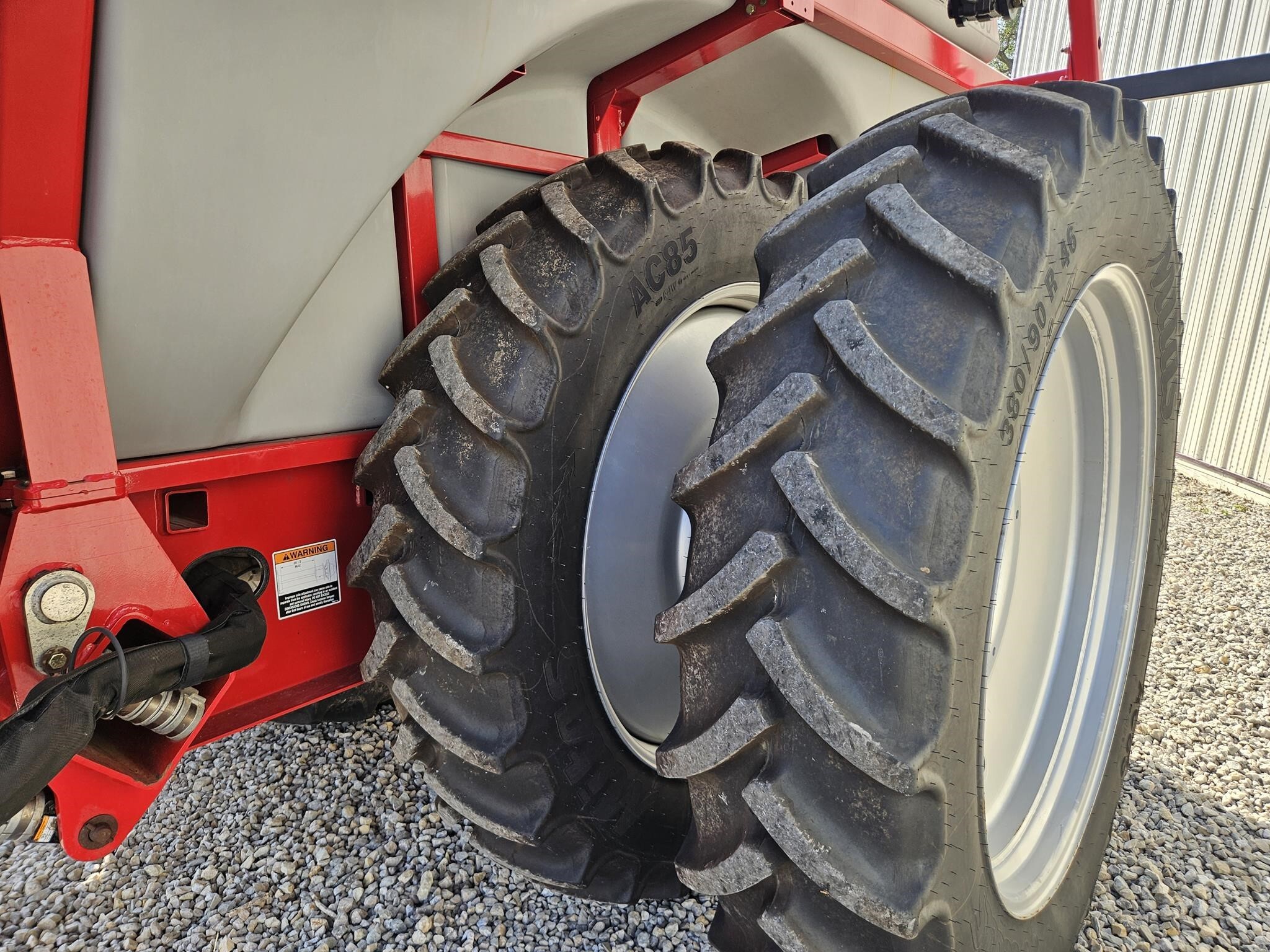 2023 Unverferth NutriMax 1800 Toolbar