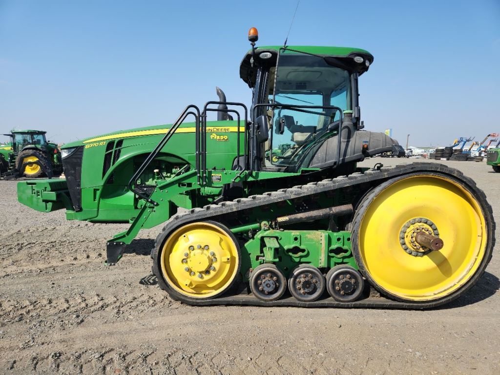 2015 John Deere 8370RT Tractor
