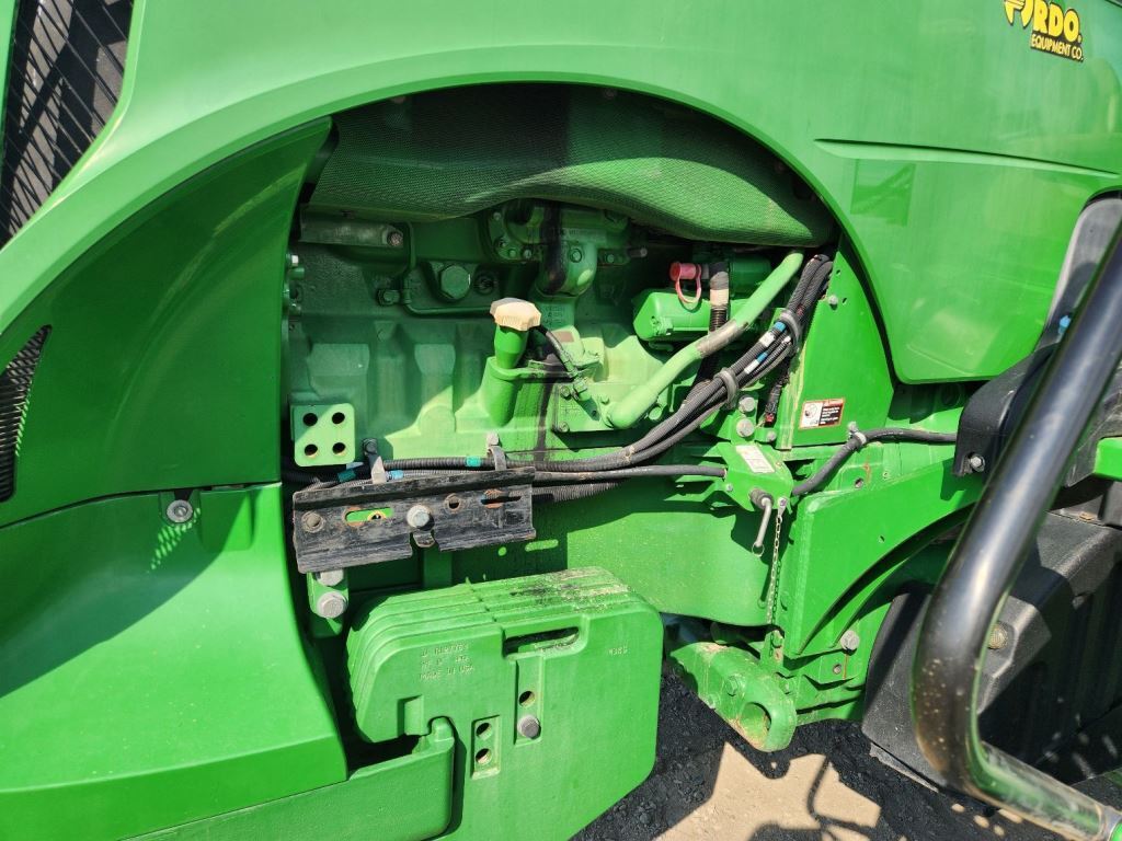 2015 John Deere 8370RT Tractor