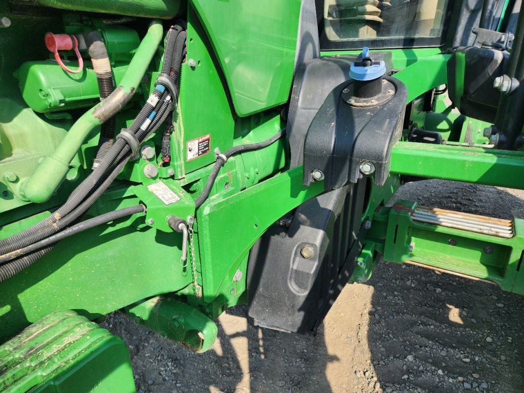 2015 John Deere 8370RT Tractor