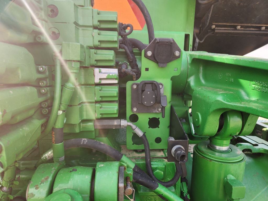 2015 John Deere 8370RT Tractor