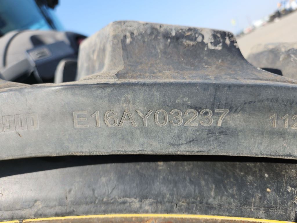 2015 John Deere 8370RT Tractor