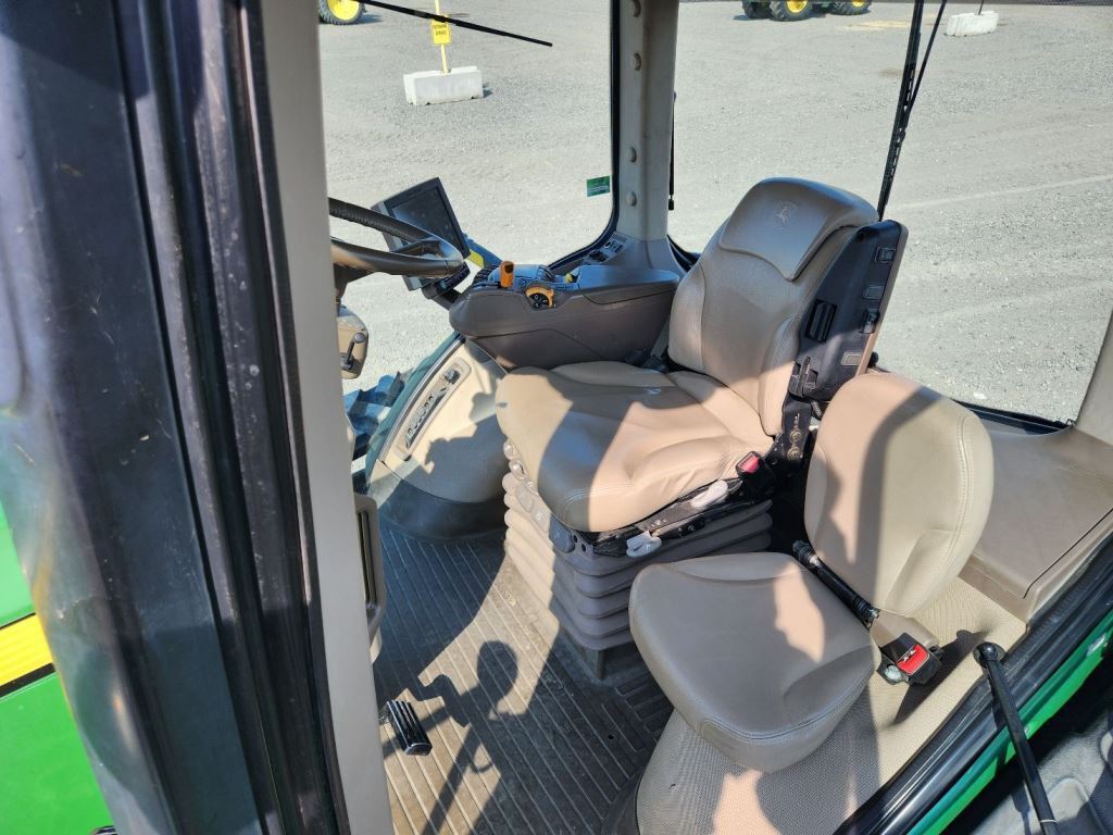 2015 John Deere 8370RT Tractor