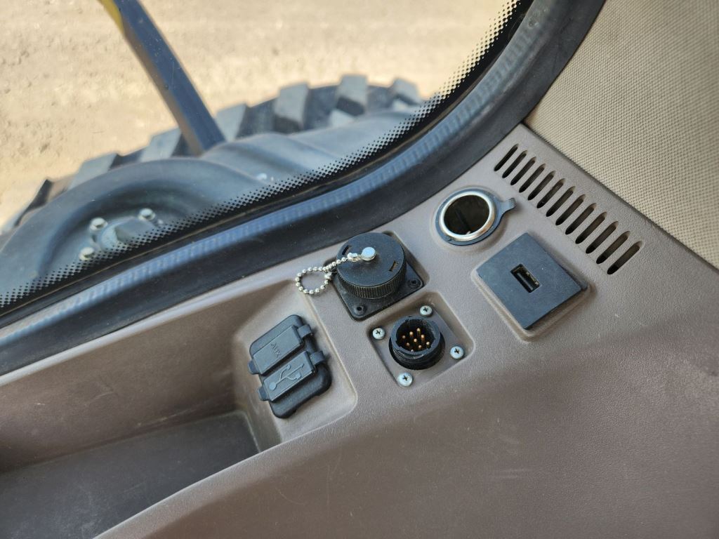 2015 John Deere 8370RT Tractor