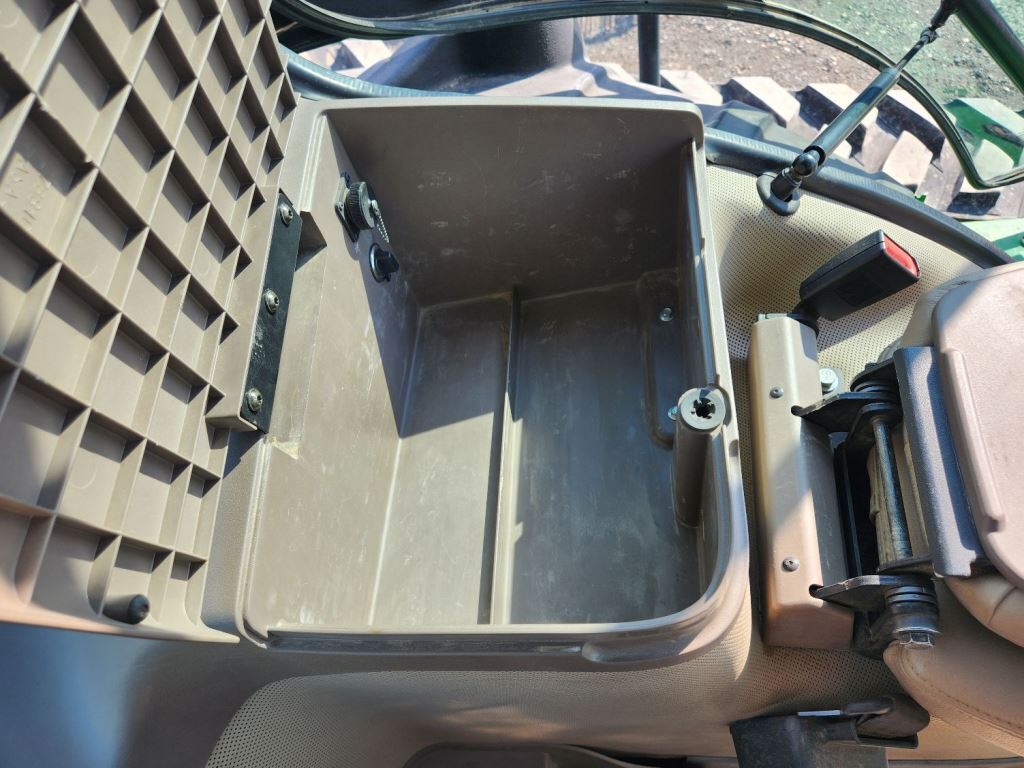 2015 John Deere 8370RT Tractor